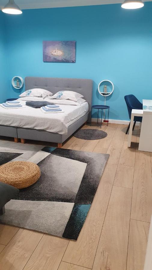 Holiday Home Blue Door In Pula Exterior photo