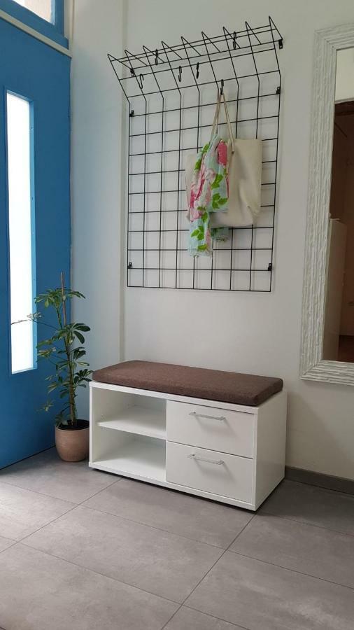 Holiday Home Blue Door In Pula Exterior photo